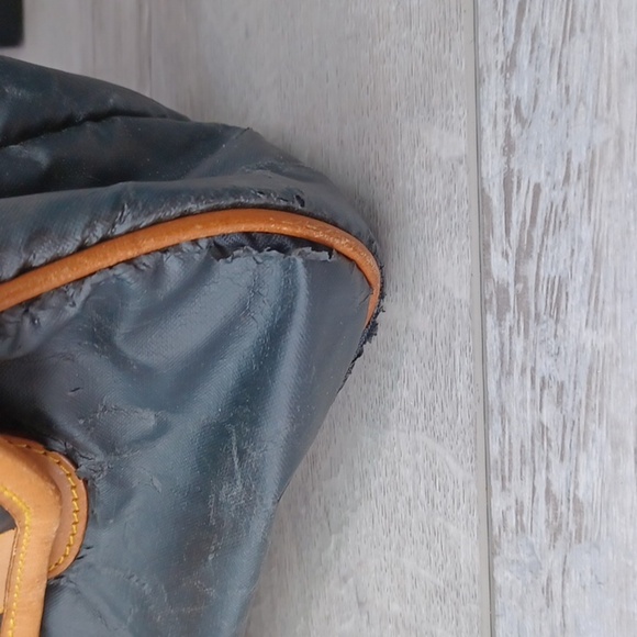 Hunting World- 2 REHAB Bags - Picture 3 of 12